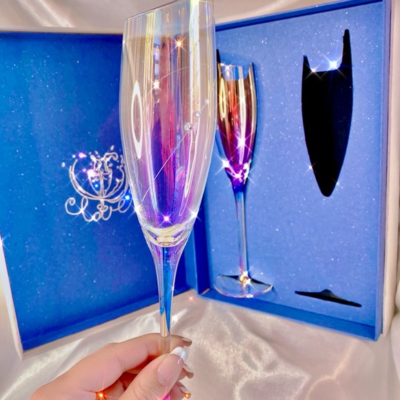 Champagne Mami™ Limited Edition Iridescent Diamond Accent Champagne Toasting Set - Picture 4 of 5